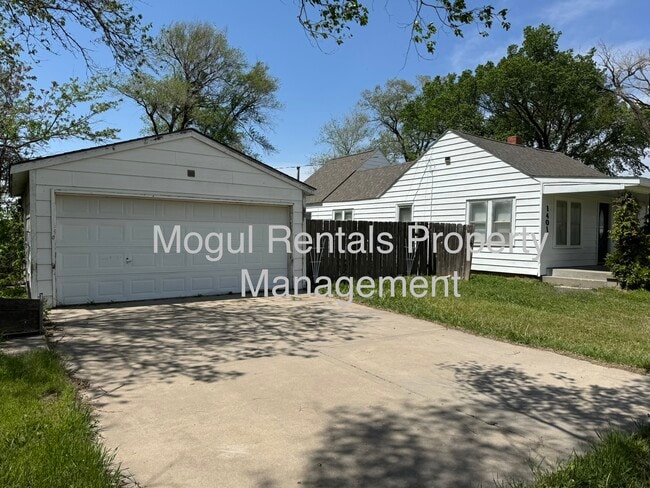 Building Photo - 1401 S Anna St
