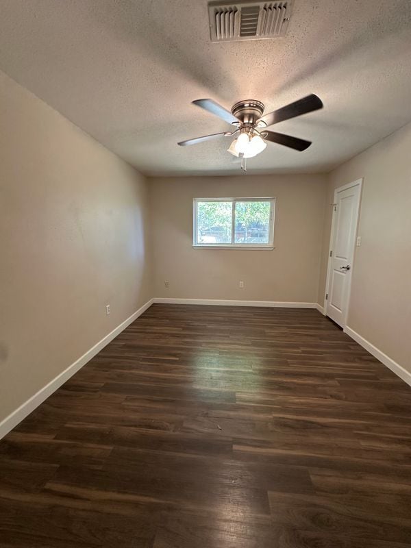 Building Photo - 6838 Apona St