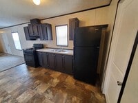 Building Photo - 7 Meadowlark Dr