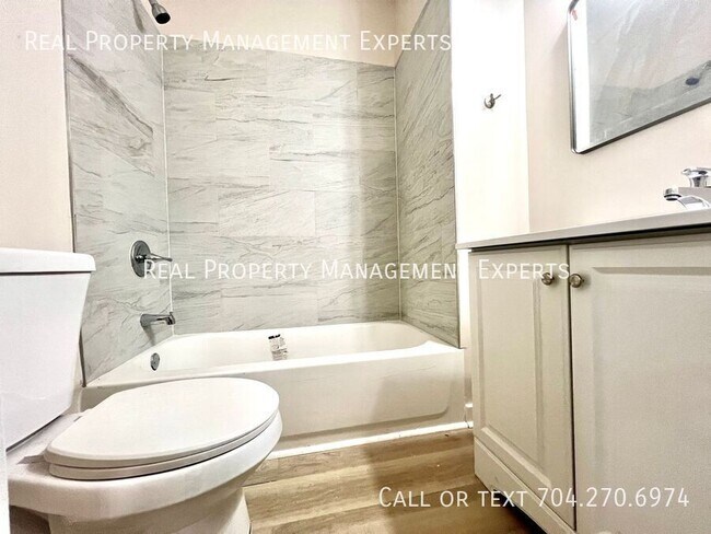 Building Photo - 147 Dixon Cir