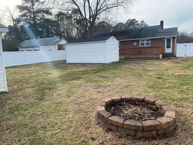 Building Photo - Updated brick ranch in Sandston VA