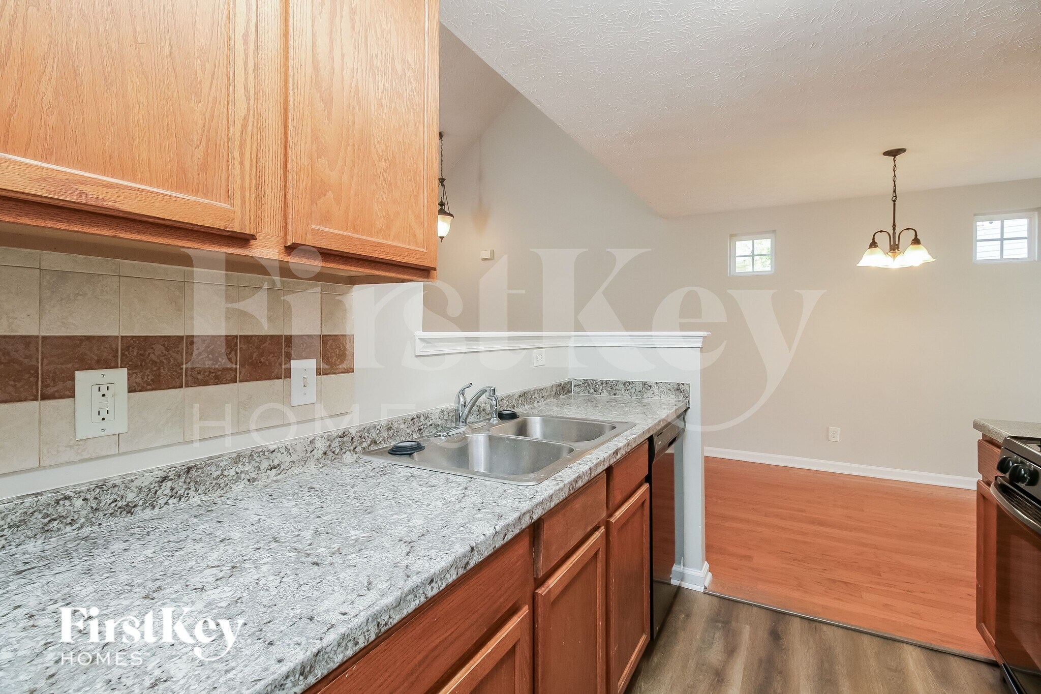 Building Photo - 3080 Lakeside Cir
