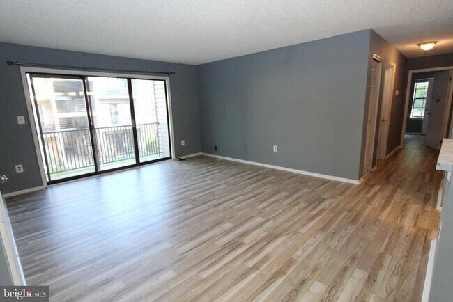 Building Photo - 8 Joyner Ct