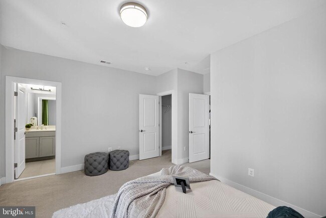Building Photo - 11540 Iager Blvd