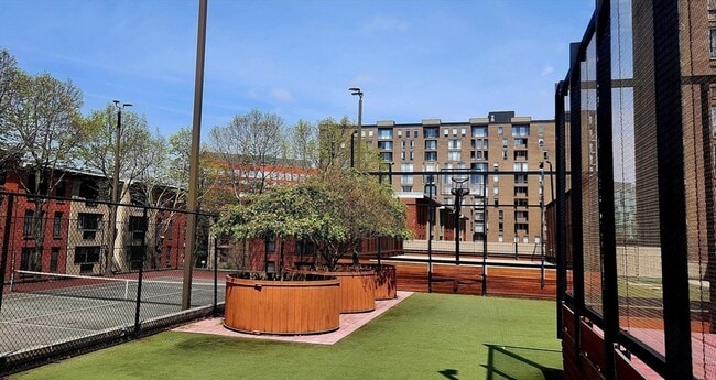 Building Photo - 77 Pond Ave