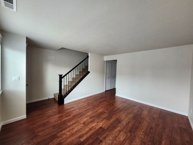 Building Photo - $500 off First Month's Rent- Updated N. Richland Townhome, Short Walk to the River!