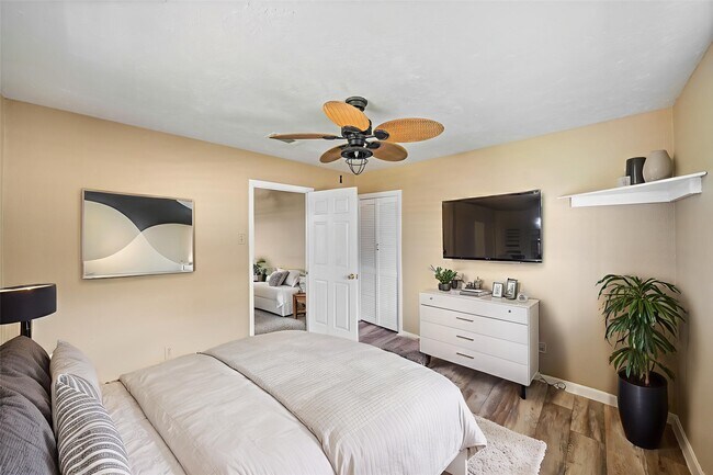 Building Photo - 7102 Terrasso Dr