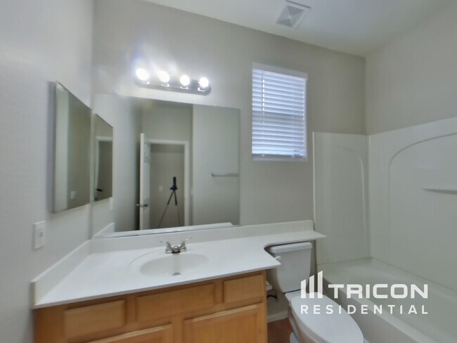 Building Photo - 3223 S 73rd Dr