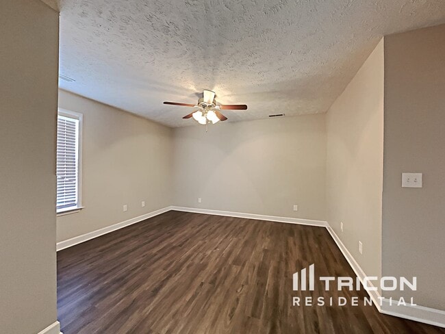 Building Photo - 1626 Beaconcrest Cir