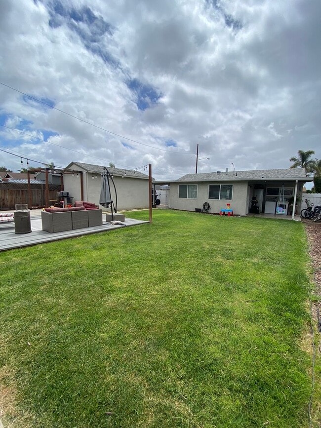 Building Photo - Gorgeous, Spacious 3 bed / 1 bath located near Encanto, San Diego!