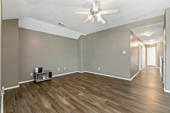 Building Photo - 5422 Summer Spring Ln