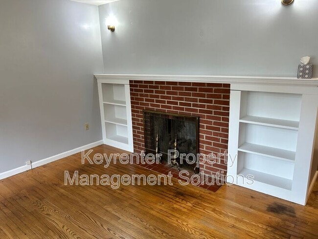 Building Photo - 2212 Third St.