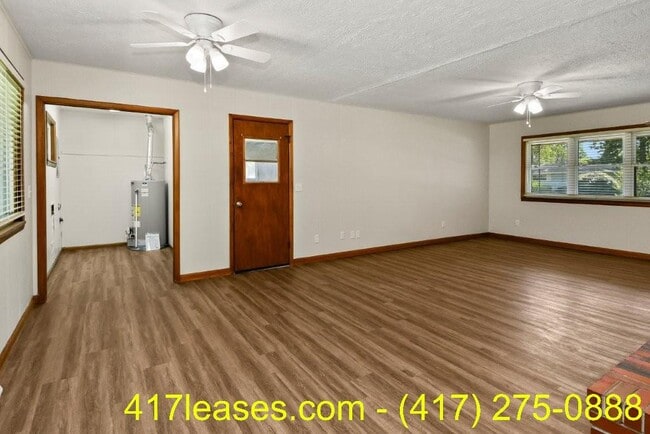 Building Photo - 203 S White Oak Ave