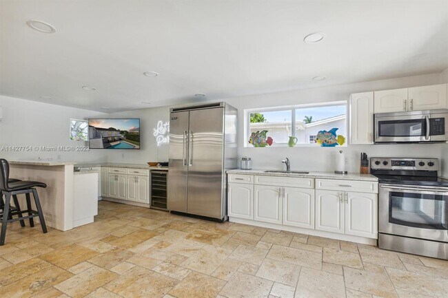 Building Photo - 6300 SW 144th St