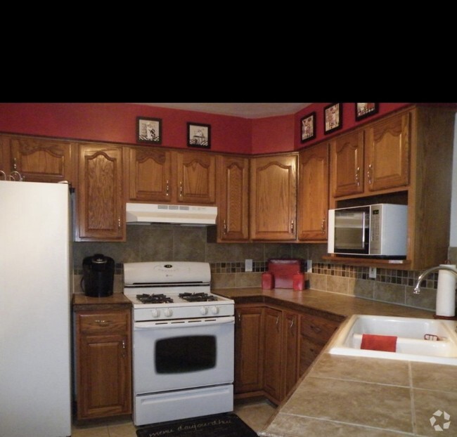 Kitchen - 8770 Monroe St