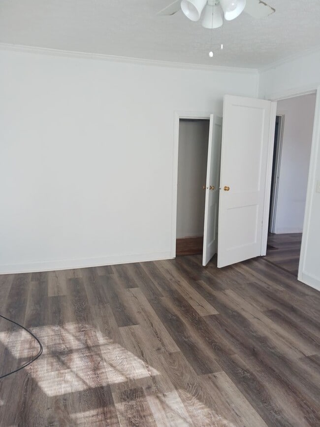 Building Photo - North Columbus 2bedroom home available to rent!