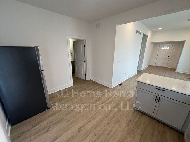 Building Photo - 2311 Jarboe St