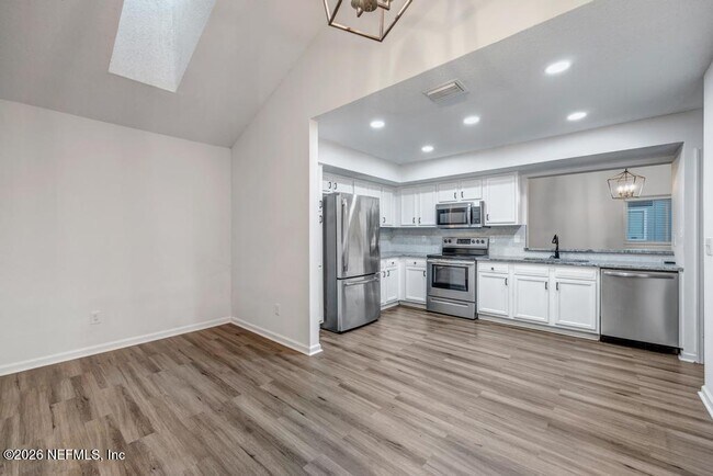 Building Photo - 3105 Coral Reef Dr