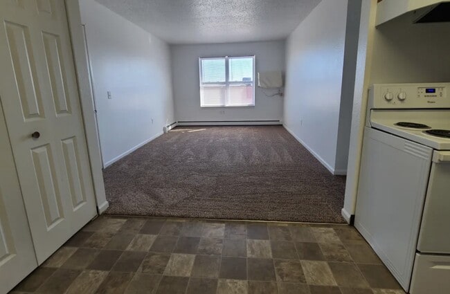 Building Photo - 701 Park Ave