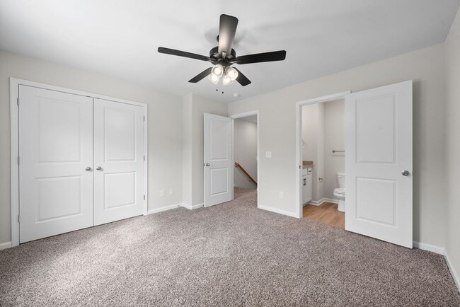 Building Photo - 1/2 off your first Months Rent! Close to downtown Clarksville & APSU! 2 Bed/2.5 Bath townhouse!