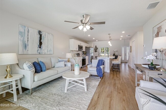 Building Photo - 187 Hidden Woods Pl