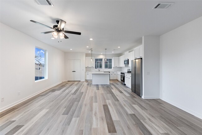 Building Photo - 2702 Winbern St