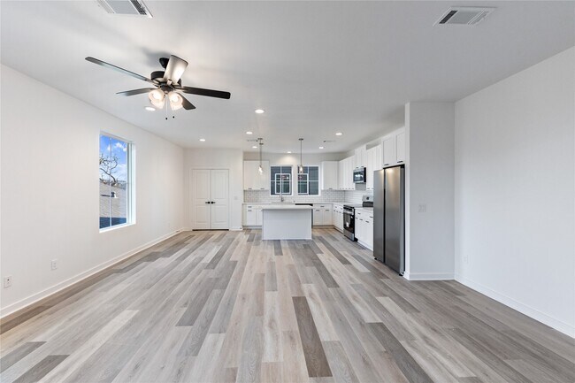 Building Photo - 3703 Nagle St