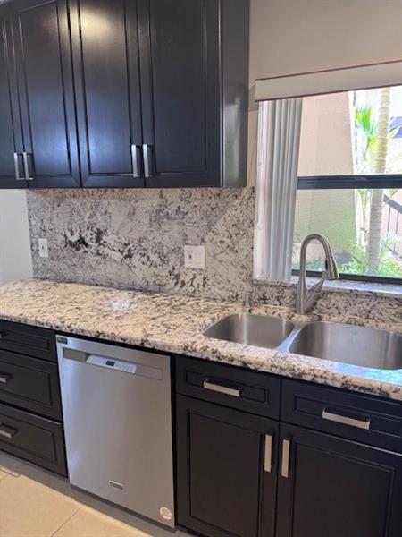 Building Photo - 2836 Carambola Cir S