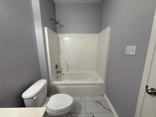 Building Photo - Las Ventanas off Highway 359!