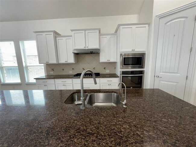 Building Photo - 21413 Merveil Dr