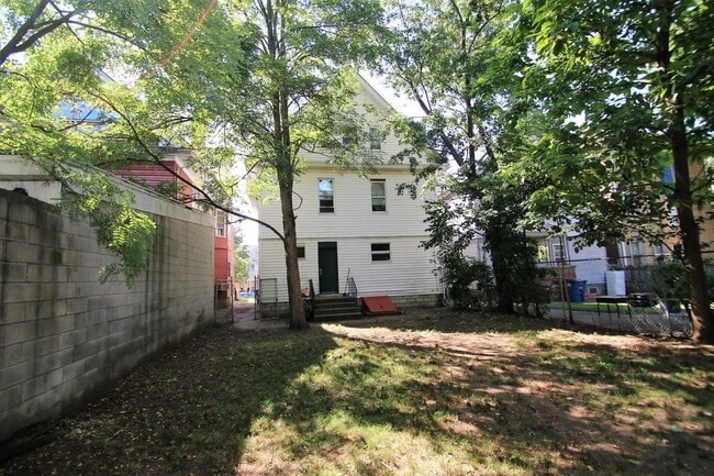 Building Photo - 363 Sherman Ave