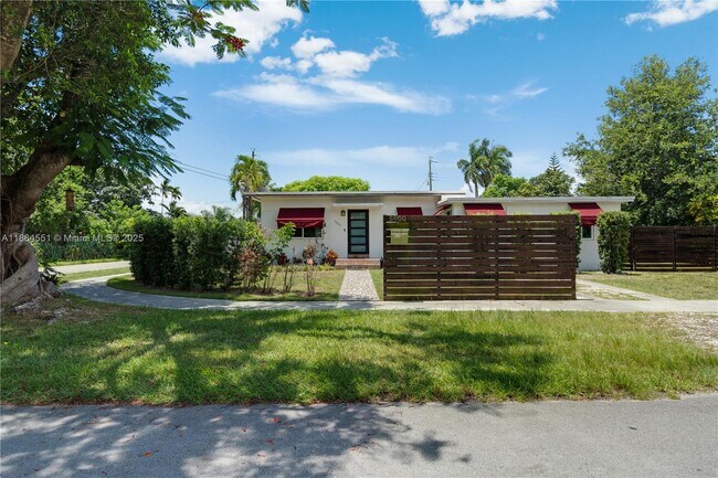 Primary Photo - 5900 SW 44th Terrace