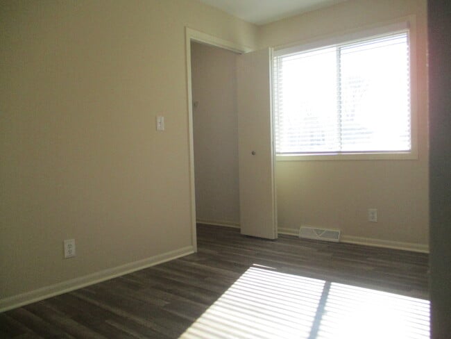 Building Photo - 514 Iona Ln