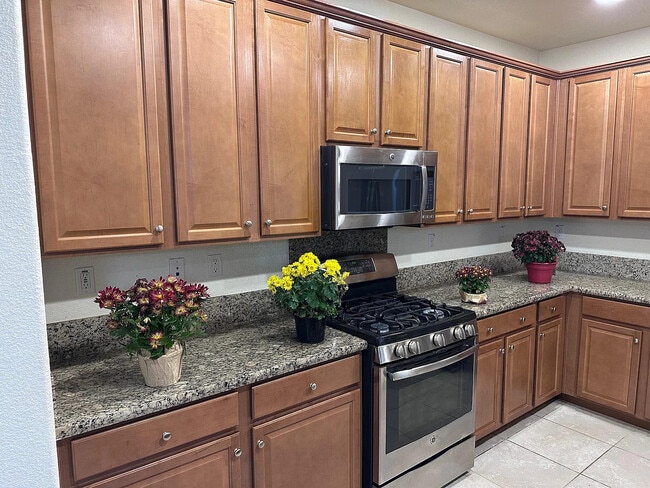 Building Photo - 717 N Dorato Ln