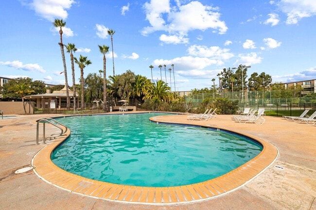 Primary Photo - 3050 Rue D’Orleans