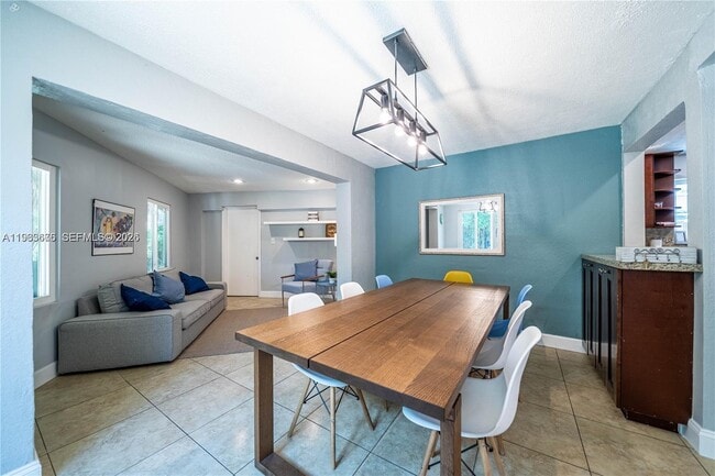 Building Photo - 1501 SW 35th Terrace