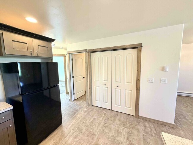 Building Photo - 1048 Enterprise Dr