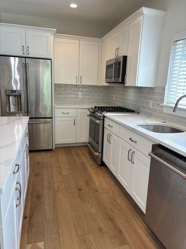 Building Photo - 25-27 Ward Unit 302