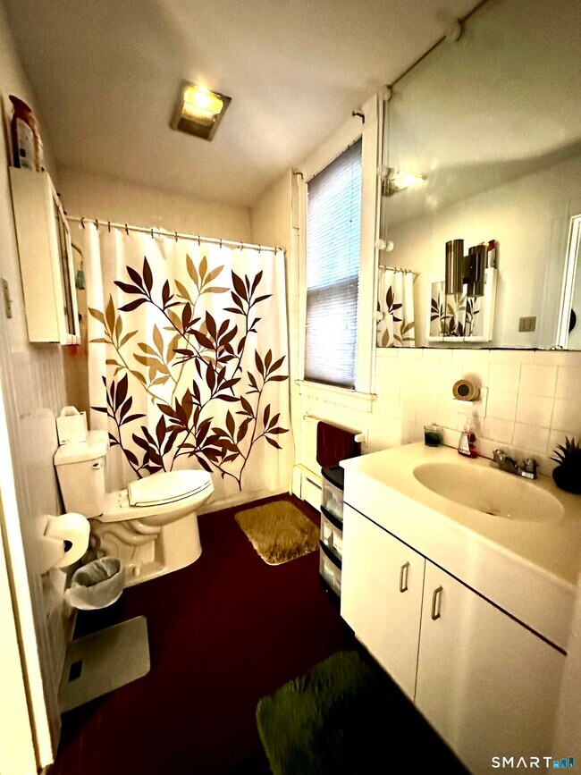 Building Photo - 95 Olive St