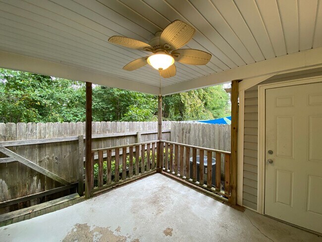 Building Photo - 568 Brookside Ct