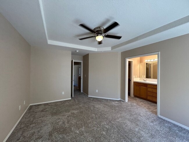 Building Photo - Gorgeous 4 Bed, 2.5 Bath House!
