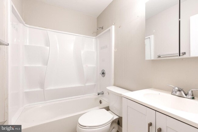 Building Photo - 142 Alview Terrace