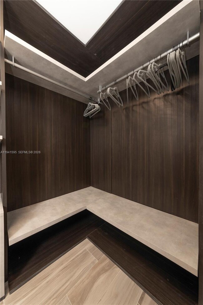 Building Photo - 801 S Miami Ave