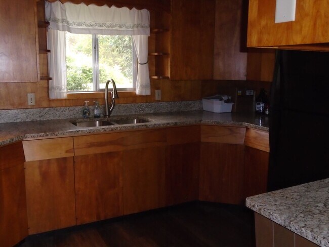 Building Photo - 5514 Tuttle Cove Rd