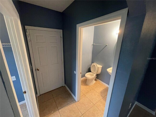 Building Photo - 526 Elbridge Pl
