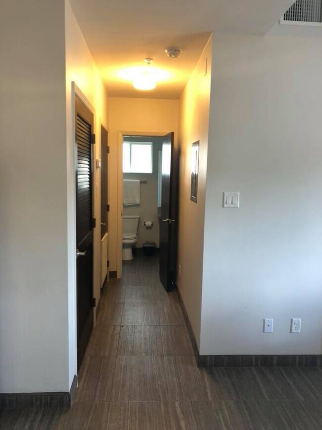 Building Photo - 502 Shiloh Dr