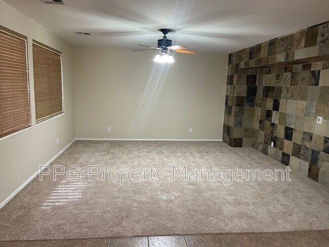 Building Photo - 11824 N 144th Dr