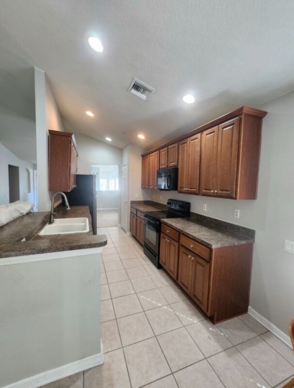 Building Photo - 2059 Kings Palace Dr