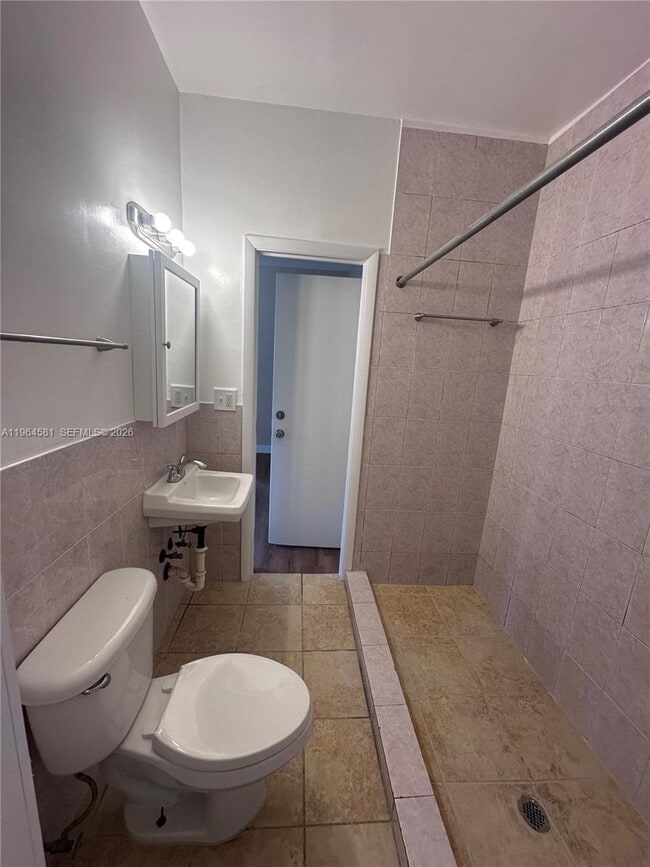 Building Photo - 295 NE 55th St