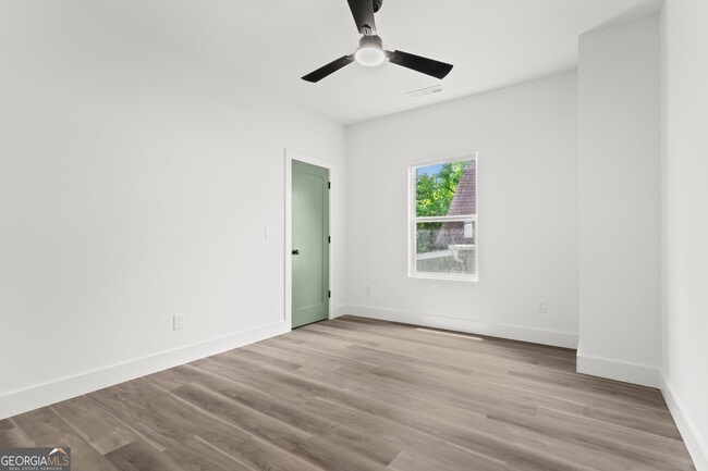 Building Photo - 598 Formwalt St SW
